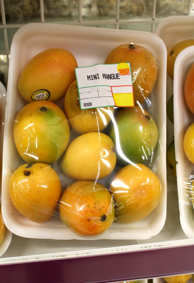 Tiny mangoes at the best ever Chinese supermarket down in Place D'italie